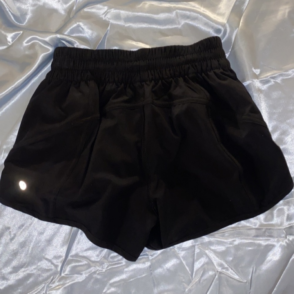 Lululemon 4 inch black tracker short